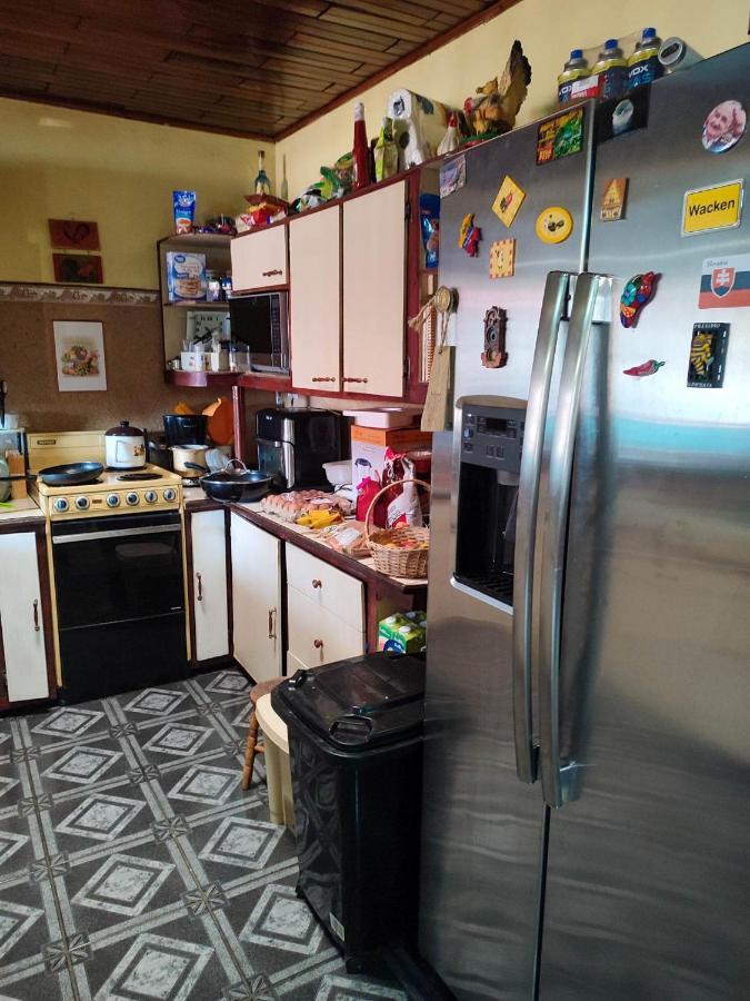 The Cozy Cactus House B&B Cartago Centro English Spoken Exteriör bild